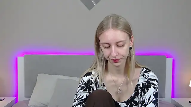 Snapshot of RachaelCute chatting on May 2026 11:20:01 AM RachaelCute online show from May 2026 11:20:01 AM