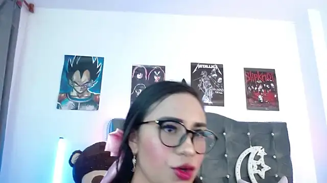 lunabritton1 online show from March 2026 01:11:01 AM