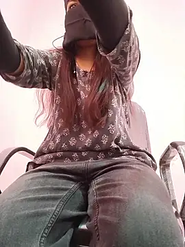 Iamyourdarling online show from November 2025 05:29:01 AM