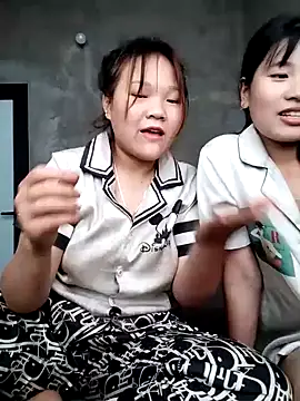 Snapshot of m-mbae chatting on March 2026 02:48:01 AM m-mbae online show from March 2026 02:48:01 AM