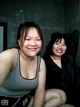 Snapshot of m-mbae chatting on March 2026 12:04:01 AM m-mbae online show from March 2026 12:04:01 AM