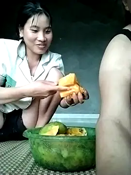 Snapshot of m-mbae chatting on April 2026 07:20:01 AM m-mbae online show from April 2026 07:20:01 AM