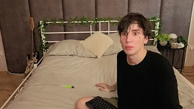 Danny loves Mary online show from July 2026 02:17:02 AM