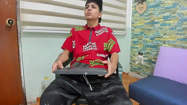 naughty boy Maicoll online show from November 2025 11:58:01 AM