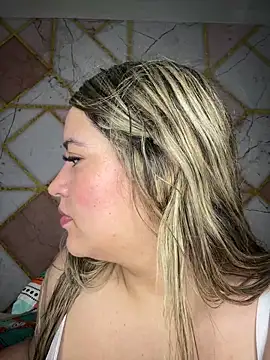 Amira Malia online show from January 2026 02:10:01 PM