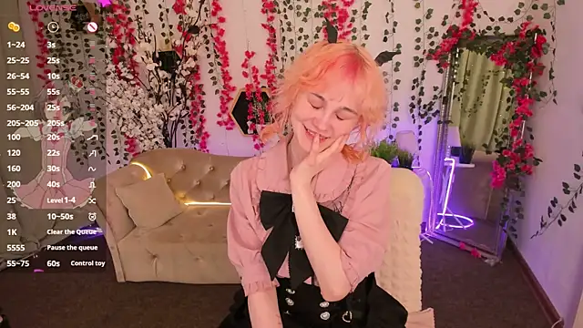 Awawrin online show from November 2025 08:55:01 PM