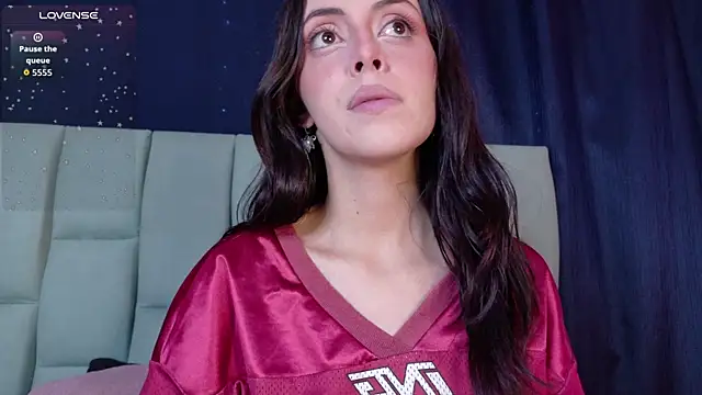 Snapshot of DahliaVex_ chatting on April 2026 11:43:01 AM DahliaVex online show from April 2026 11:43:01 AM