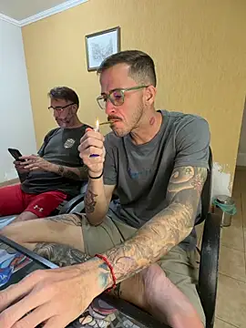 Lucasjandre online show from May 2026 01:21:01 AM