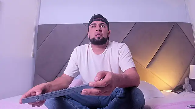 lukas ad online show from November 2025 08:30:01 PM