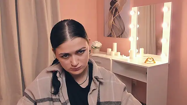 Snapshot of ShanelLevoy chatting on November 2025 08:13:02 AM ShanelLevoy online show from November 2025 08:13:02 AM