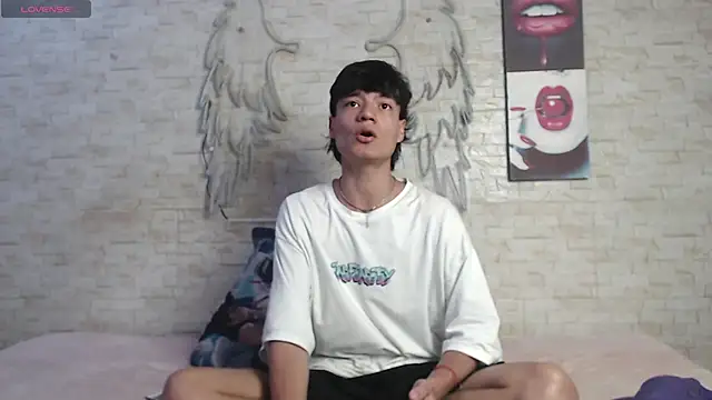 axel milo kairo and noa online show from March 2026 09:01:02 PM