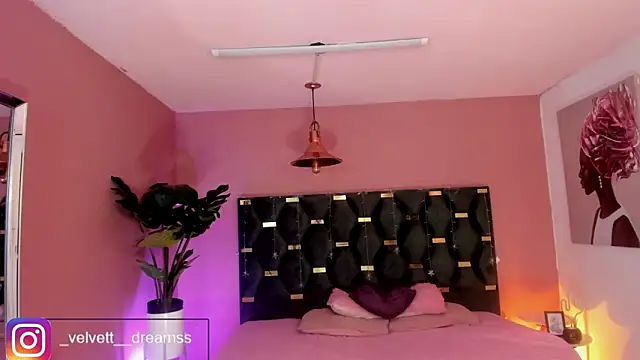 Velvet Dreamss online show from May 2026 12:00:01 PM