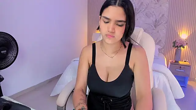 Kim stonee online show from November 2025 08:42:01 PM