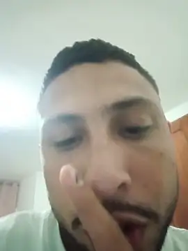 MAX Jhonnson online show from November 2025 04:18:01 AM