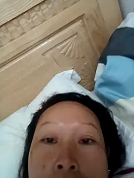 girl-hot2x online show from November 2025 09:47:01 PM