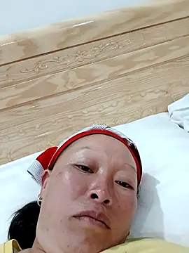 girl-hot2x online show from April 2026 01:22:01 PM