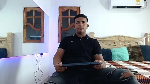 mathews    online show from November 2025 02:48:02 AM