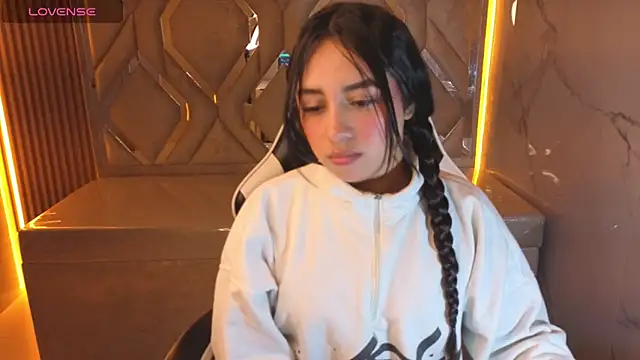 Juliana Tx online show from February 2026 12:59:02 PM