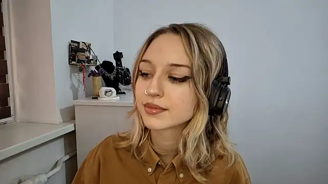 SilvanaKelson online show from November 2025 10:26:01 AM