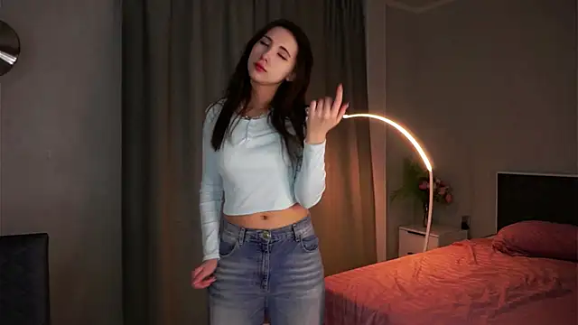 NanceeWestaway online show from November 2025 02:19:01 PM