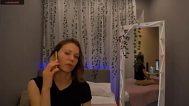 Snapshot of Vanilla-Dream chatting on November 2025 07:12:01 PM Vanilla-Dream online show from November 2025 07:12:01 PM