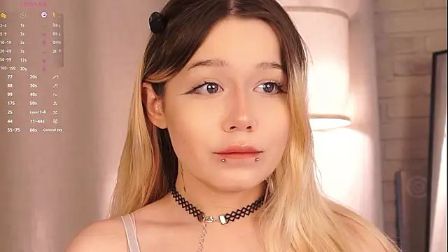 Snapshot of Love_audirs6 chatting on February 2026 11:04:02 AM Love audirs6 online show from February 2026 11:04:02 AM