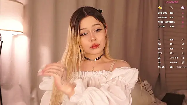 Snapshot of Love_audirs6 chatting on February 2026 12:33:01 PM Love audirs6 online show from February 2026 12:33:01 PM