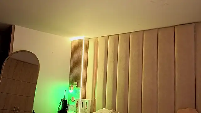 Snapshot of Iamnyxy chatting on April 2026 11:33:01 AM Iamnyxy online show from April 2026 11:33:01 AM