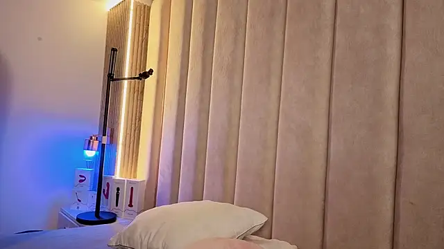 Snapshot of Iamnyxy chatting on April 2026 11:58:01 AM Iamnyxy online show from April 2026 11:58:01 AM