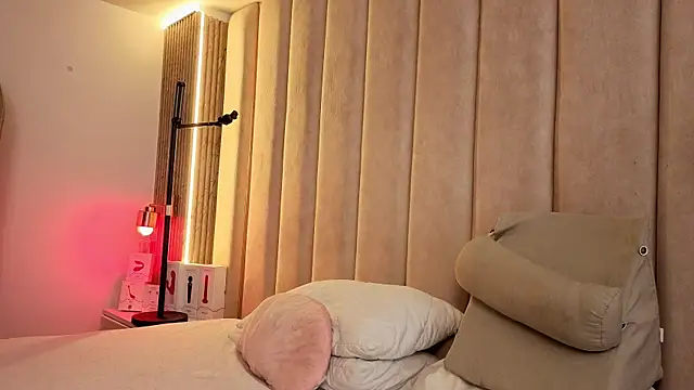 Snapshot of Iamnyxy chatting on April 2026 12:50:01 PM Iamnyxy online show from April 2026 12:50:01 PM