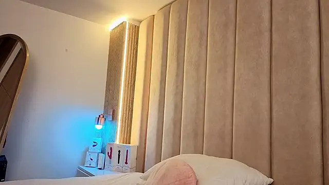 Snapshot of Iamnyxy chatting on April 2026 01:02:01 PM Iamnyxy online show from April 2026 01:02:01 PM