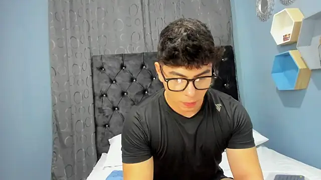 Snapshot of Dereck_delaVega chatting on November 2025 11:47:01 PM Dereck delaVega online show from November 2025 11:47:01 PM