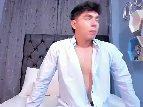 Snapshot of Dereck_delaVega chatting on April 2026 08:32:01 PM Dereck delaVega online show from April 2026 08:32:01 PM