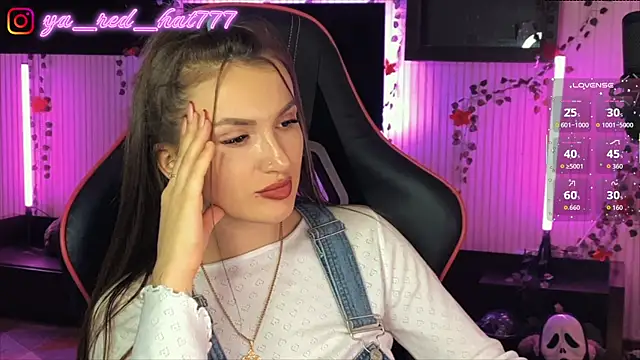 -RED HAT- online show from April 2026 06:02:01 PM