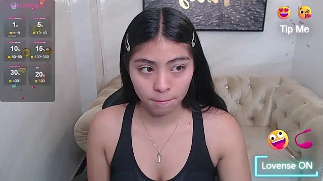 Little Angelina v online show from December 2025 01:27:01 PM