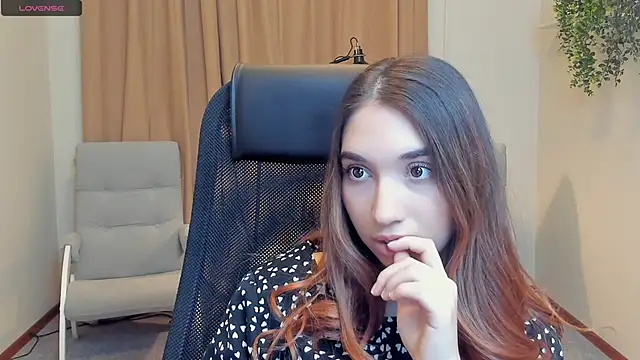 Snapshot of GlendaKindl chatting on November 2025 02:44:01 PM GlendaKindl online show from November 2025 02:44:01 PM