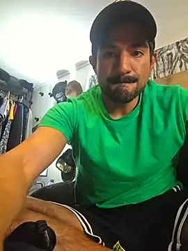 Snapshot of piggylatino chatting on March 2026 07:20:02 PM piggylatino online show from March 2026 07:20:02 PM