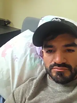 Snapshot of piggylatino chatting on March 2026 11:05:02 PM piggylatino online show from March 2026 11:05:02 PM