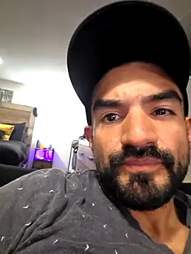 Snapshot of piggylatino chatting on April 2026 02:23:02 AM piggylatino online show from April 2026 02:23:02 AM