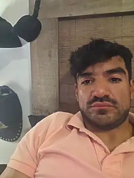 Snapshot of piggylatino chatting on April 2026 11:53:02 AM piggylatino online show from April 2026 11:53:02 AM