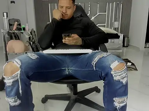 master leather online show from June 2026 10:22:01 PM