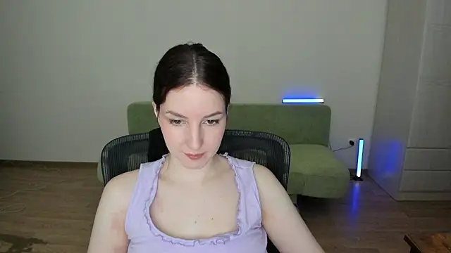 Snapshot of v_crizis324 chatting on April 2026 01:17:01 PM v crizis324 online show from April 2026 01:17:01 PM