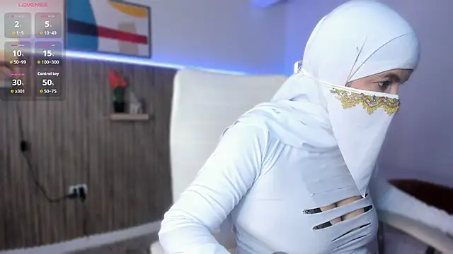 Hannaa Dolly online show from December 2025 02:52:01 AM