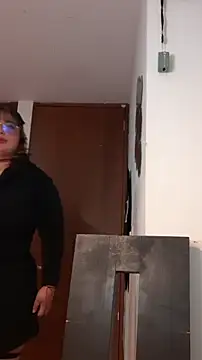 YiniBelle online show from March 2026 03:23:01 AM