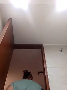 YiniBelle online show from April 2026 09:16:01 PM