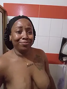 Snapshot of NayraMoon_ chatting on November 2025 07:26:02 PM NayraMoon online show from November 2025 07:26:02 PM