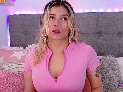 Antonella Lee online show from February 2026 06:22:02 PM