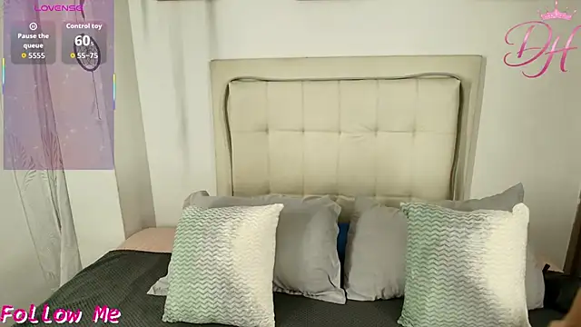 Snapshot of Daphne_Hills chatting on April 2026 07:00:01 PM Daphne Hills online show from April 2026 07:00:01 PM