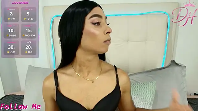 Snapshot of Daphne_Hills chatting on April 2026 06:49:01 PM Daphne Hills online show from April 2026 06:49:01 PM