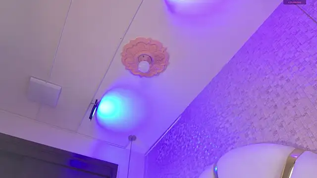 Caroline palmerr online show from November 2025 03:17:01 AM